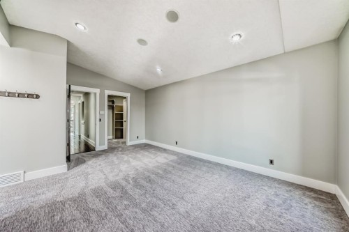 2428 31 Avenue Sw, Calgary, AB - Indoor Photo Showing Other Room