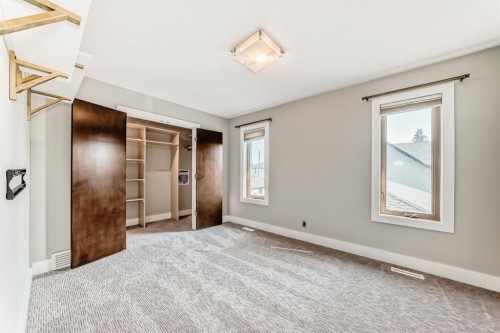 2428 31 Avenue Sw, Calgary, AB - Indoor Photo Showing Other Room