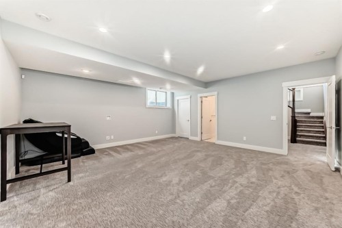2428 31 Avenue Sw, Calgary, AB - Indoor