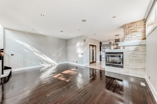 2428 31 Avenue Sw, Calgary, AB - Indoor With Fireplace