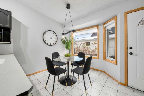 177 Hidden Vale Close Nw, Calgary, AB - Indoor Photo Showing Dining Room