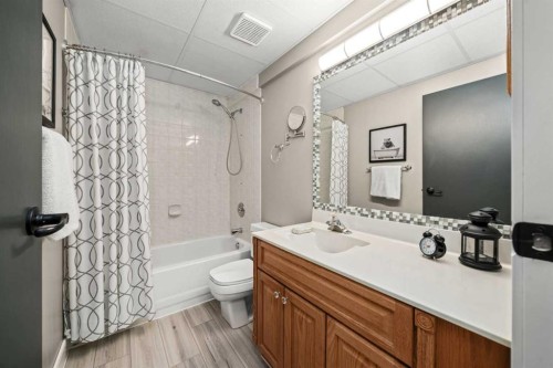 177 Hidden Vale Close Nw, Calgary, AB - Indoor Photo Showing Bathroom