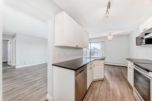 903-1330 15 Avenue Sw, Calgary, AB - Indoor With Storage