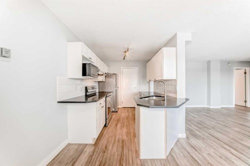 903-1330 15 Avenue Sw, Calgary, AB - Indoor Photo Showing Bathroom