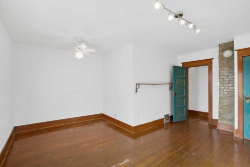 2452 28 Avenue Sw, Calgary, AB - Indoor Photo Showing Other Room