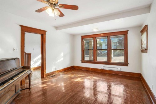 2452 28 Avenue Sw, Calgary, AB - Indoor Photo Showing Other Room