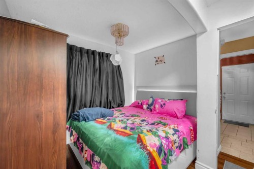 308 Taracove Estate Drive Ne, Calgary, AB - Indoor Photo Showing Bedroom