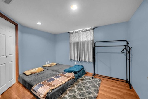 308 Taracove Estate Drive Ne, Calgary, AB - Indoor Photo Showing Bedroom