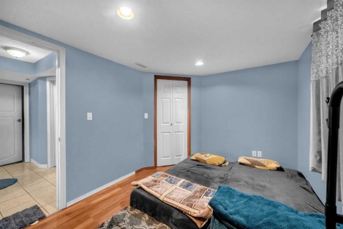 308 Taracove Estate Drive Ne, Calgary, AB - Indoor Photo Showing Bedroom