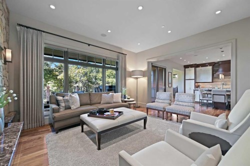 31 Spring Valley Heights Sw, Calgary, AB - Indoor Photo Showing Living Room