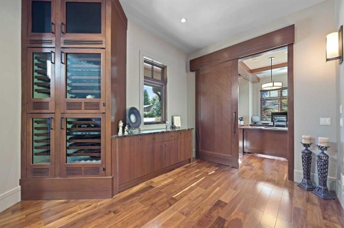 31 Spring Valley Heights Sw, Calgary, AB - Indoor Photo Showing Other Room