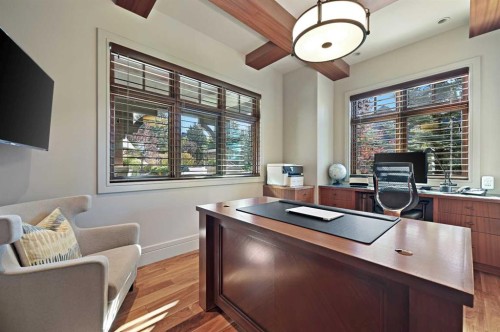 31 Spring Valley Heights Sw, Calgary, AB - Indoor Photo Showing Other Room