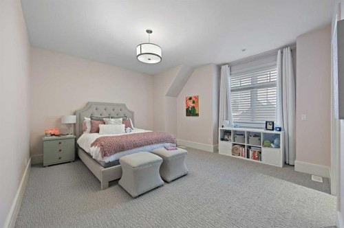 31 Spring Valley Heights Sw, Calgary, AB - Indoor Photo Showing Bedroom