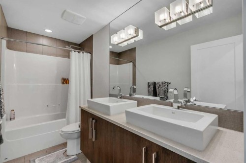 86 West Point Mews Sw, Calgary, AB - Indoor Photo Showing Bathroom