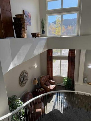 203-15 Everstone Drive Sw, Calgary, AB - Indoor Photo Showing Other Room