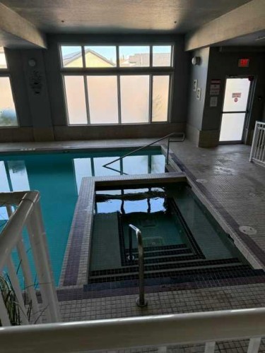 203-15 Everstone Drive Sw, Calgary, AB - Indoor Photo Showing Other Room