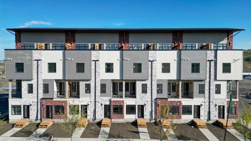 313-156 Park Street  Cochrane, AB T4C 2B8