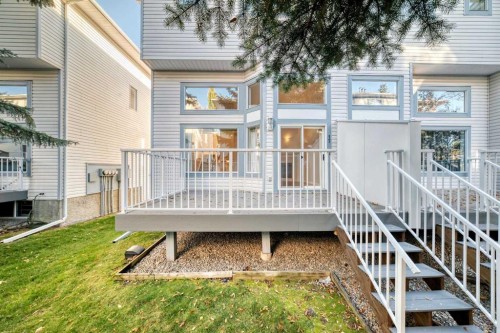 17 Kingsland Court Sw, Calgary, AB - Outdoor With Deck Patio Veranda