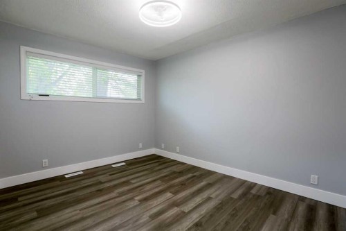 2620 38 Street Sw, Calgary, AB - Indoor Photo Showing Other Room