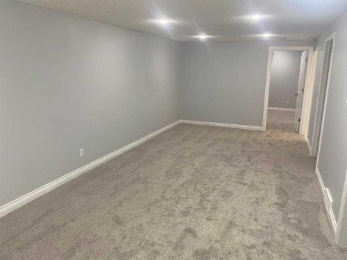 2620 38 Street Sw, Calgary, AB - Indoor Photo Showing Other Room