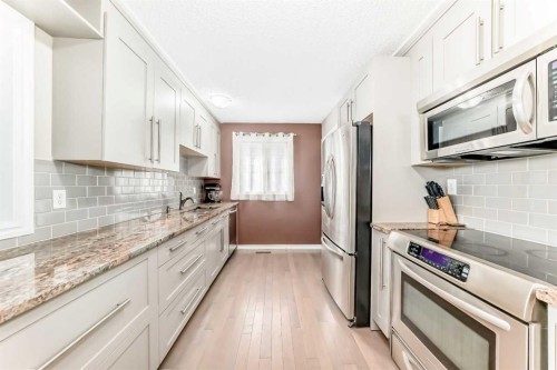 8336 Silver Springs Road Nw, Calgary, AB - Indoor Photo Showing Kitchen With Stainless Steel Kitchen With Upgraded Kitchen