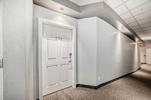 206-1505 27 Avenue Sw, Calgary, AB - Indoor Photo Showing Other Room