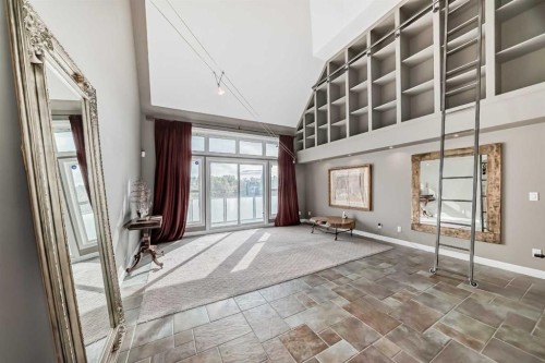 206-1505 27 Avenue Sw, Calgary, AB - Indoor Photo Showing Other Room