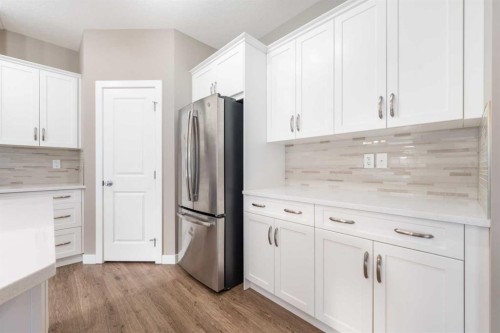 243 Kinniburgh Road, Chestermere, AB - Indoor Photo Showing Kitchen