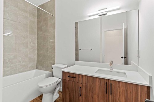 112-156 Park Street, Cochrane, AB - Indoor Photo Showing Bathroom