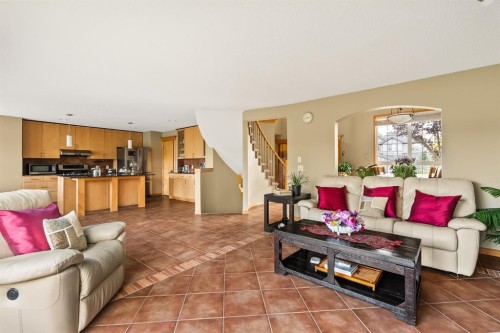 120 Simcoe Close Sw, Calgary, AB - Indoor Photo Showing Living Room