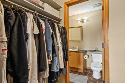 120 Simcoe Close Sw, Calgary, AB - Indoor With Storage