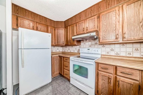 279 Beddington Circle Ne, Calgary, AB - Indoor Photo Showing Kitchen