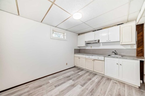 279 Beddington Circle Ne, Calgary, AB - Indoor Photo Showing Kitchen