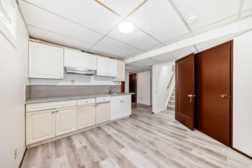 279 Beddington Circle Ne, Calgary, AB - Indoor Photo Showing Kitchen