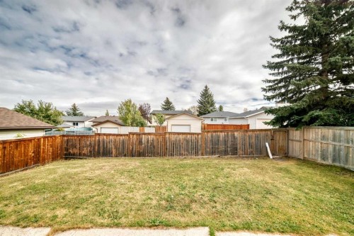 279 Beddington Circle Ne, Calgary, AB - Outdoor