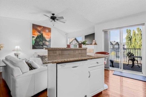 308-3308 Valleyview Park Se, Calgary, AB - Indoor Photo Showing Kitchen