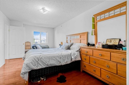 308-3308 Valleyview Park Se, Calgary, AB - Indoor Photo Showing Bedroom