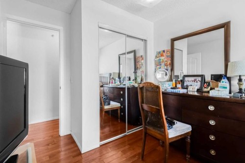 308-3308 Valleyview Park Se, Calgary, AB - Indoor Photo Showing Other Room