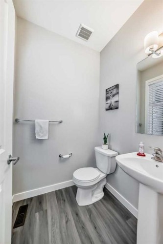 8-138 Seton Passage Se, Calgary, AB - Indoor Photo Showing Bathroom