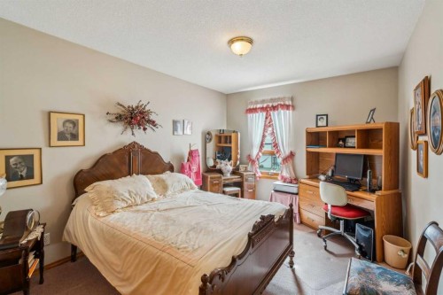 2506 19 Street, Nanton, AB - Indoor Photo Showing Bedroom