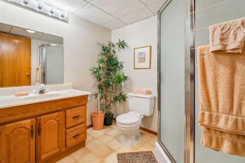 2506 19 Street, Nanton, AB - Indoor Photo Showing Bathroom