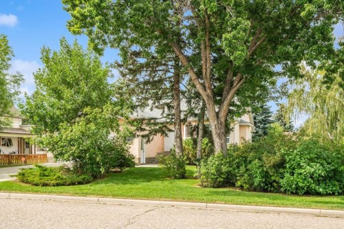 2506 19 Street, Nanton, AB - Outdoor