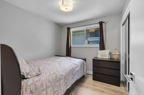 440 Foritana Road Se, Calgary, AB - Indoor Photo Showing Bedroom