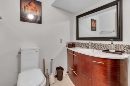 440 Foritana Road Se, Calgary, AB - Indoor Photo Showing Bathroom