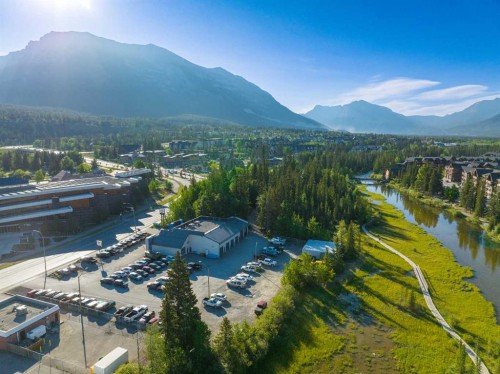 707 Railway Avenue, Canmore, AB 