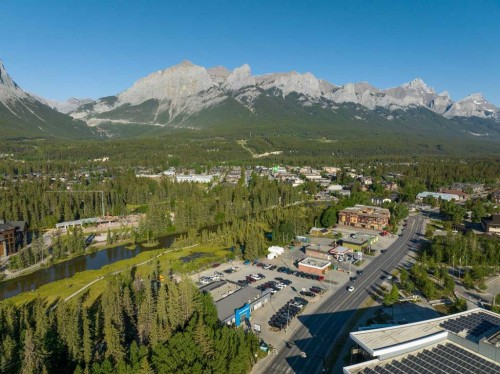 707 Railway Avenue, Canmore, AB 