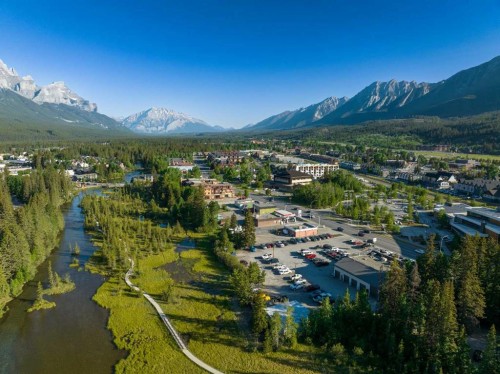707 Railway Avenue, Canmore, AB 
