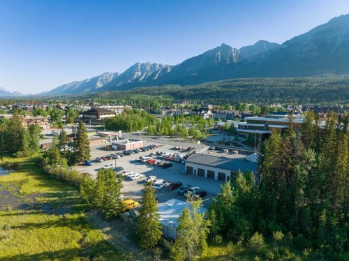 707 Railway Avenue, Canmore, AB 