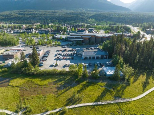 707 Railway Avenue, Canmore, AB 