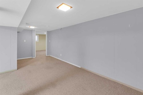 2412 22 Street Nw, Calgary, AB - Indoor